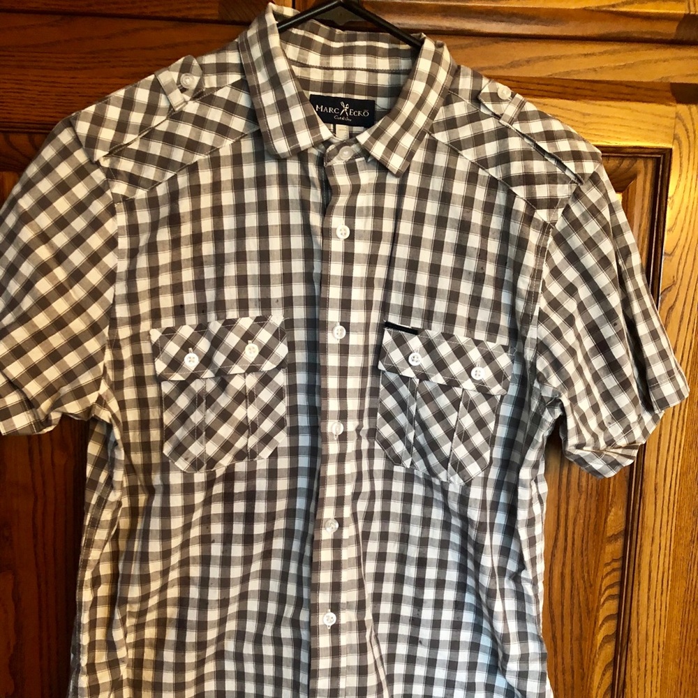 Short sleeve men’s button down